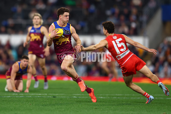 AFL 2025 Round 22 - Brisbane v Sydney - A-61212090
