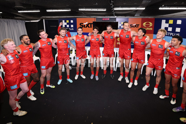 AFL 2025 Round 22 - Carlton v Gold Coast - A-61229914