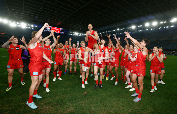 AFL 2025 Round 22 - Carlton v Gold Coast - A-61230618