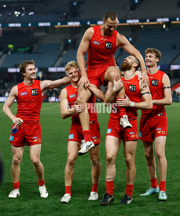 AFL 2025 Round 22 - Carlton v Gold Coast - A-61230632