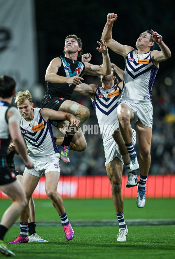 AFL 2025 Round 22 - Port Adelaide v Fremantle - A-61247393