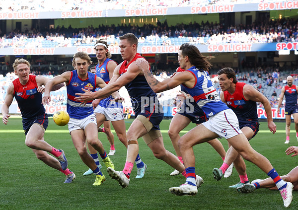 AFL 2025 Round 22 - Melbourne v Western Bulldogs - A-61259414