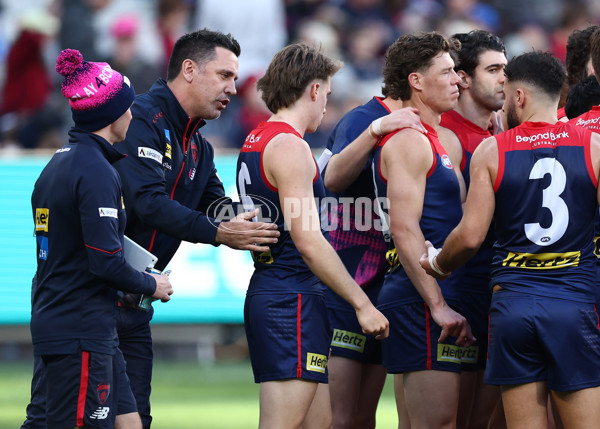 AFL 2025 Round 22 - Melbourne v Western Bulldogs - A-61261319