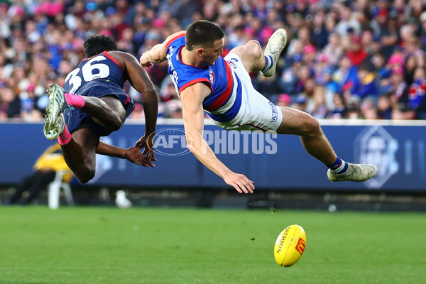 AFL 2025 Round 22 - Melbourne v Western Bulldogs - A-61272617
