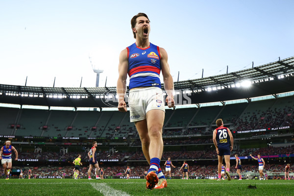 AFL 2025 Round 22 - Melbourne v Western Bulldogs - A-61276111