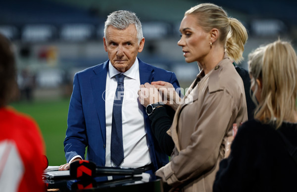 AFLW 2025 Round 01 - Carlton v Collingwood - A-61322542