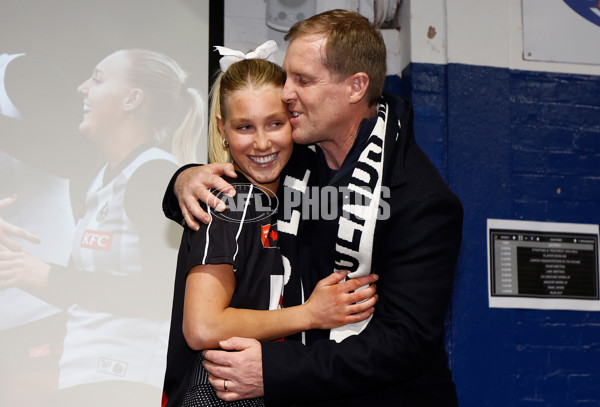 AFLW 2025 Round 01 - Carlton v Collingwood - A-61324123