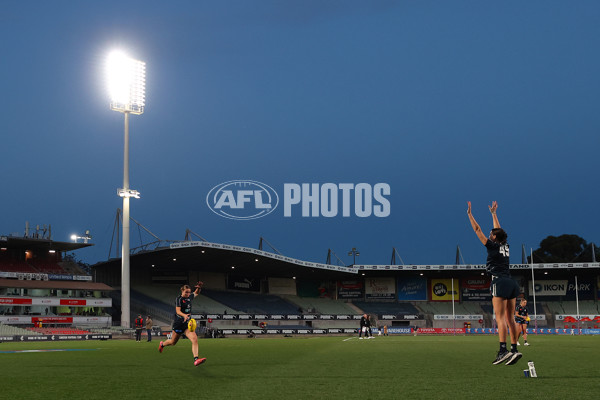 AFLW 2025 Round 01 - Carlton v Collingwood - A-61327203