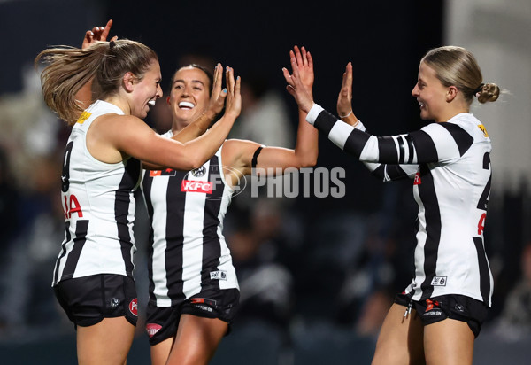 AFLW 2025 Round 01 - Carlton v Collingwood - A-61328299