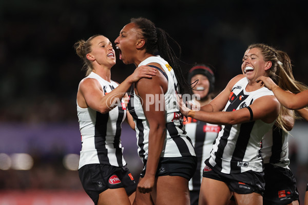 AFLW 2025 Round 01 - Carlton v Collingwood - A-61331169