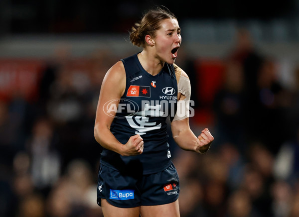 AFLW 2025 Round 01 - Carlton v Collingwood - A-61331180
