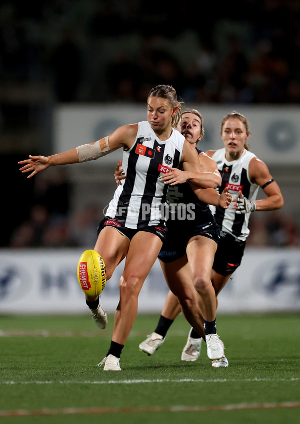 AFLW 2025 Round 01 - Carlton v Collingwood - A-61331184