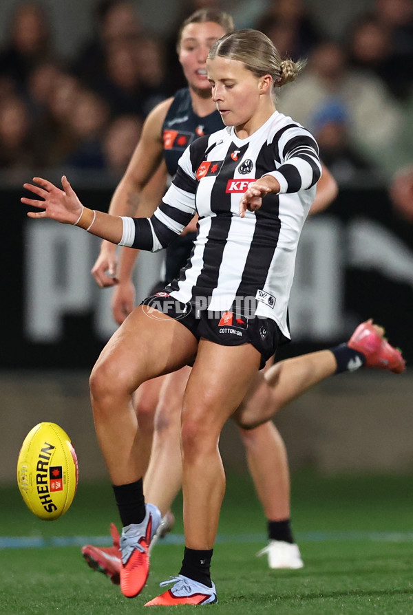 AFLW 2025 Round 01 - Carlton v Collingwood - A-61331872