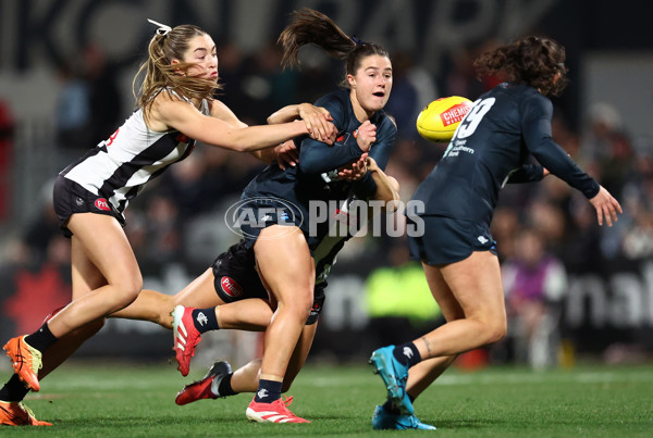 AFLW 2025 Round 01 - Carlton v Collingwood - A-61334117