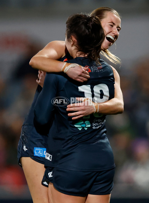 AFLW 2025 Round 01 - Carlton v Collingwood - A-61335067