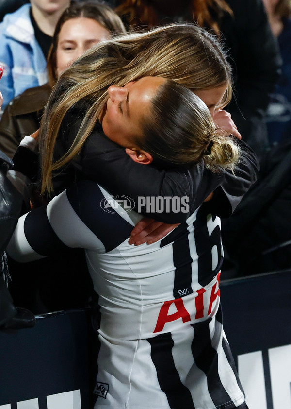 AFLW 2025 Round 01 - Carlton v Collingwood - A-61340188