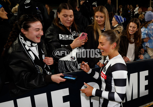 AFLW 2025 Round 01 - Carlton v Collingwood - A-61340189