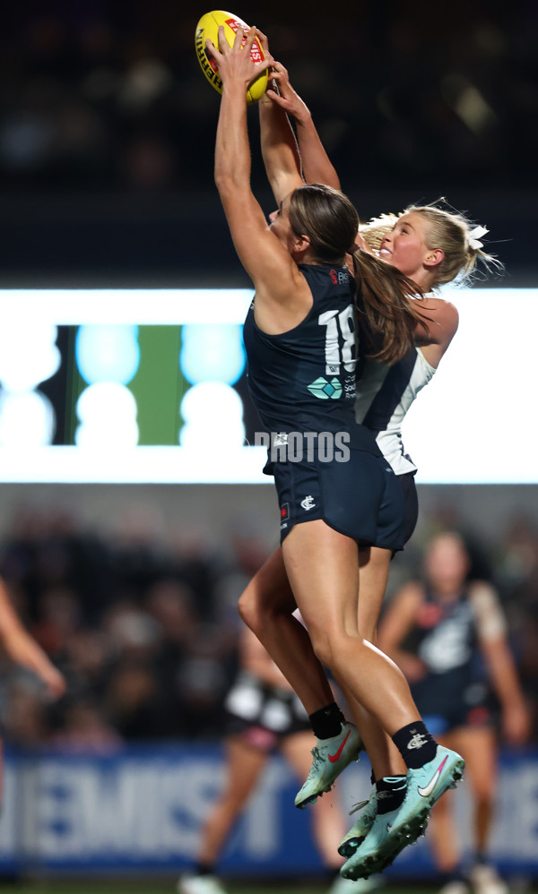 AFLW 2025 Round 01 - Carlton v Collingwood - A-61341152