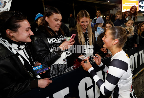 AFLW 2025 Round 01 - Carlton v Collingwood - A-61341168