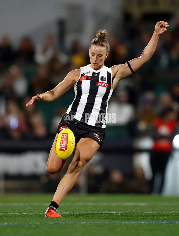 AFLW 2025 Round 01 - Carlton v Collingwood - A-61343634