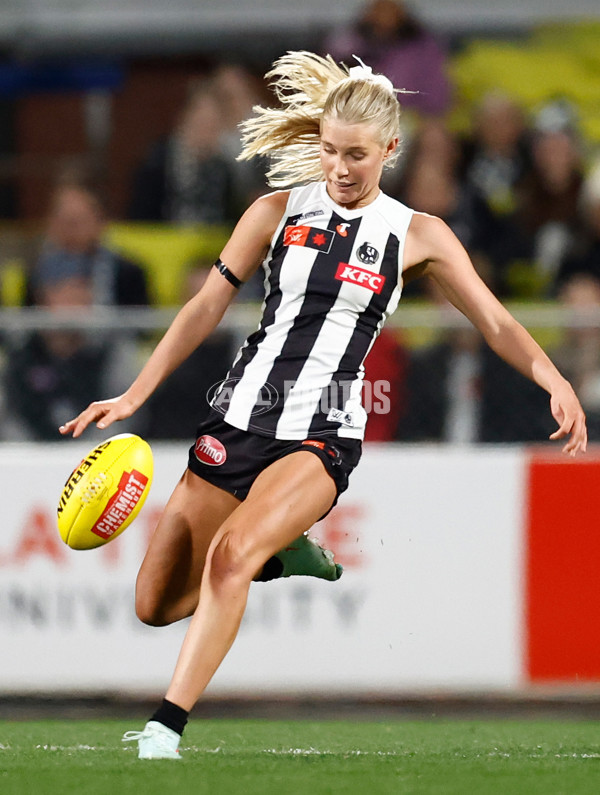 AFLW 2025 Round 01 - Carlton v Collingwood - A-61344283