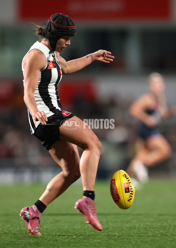 AFLW 2025 Round 01 - Carlton v Collingwood - A-61353431