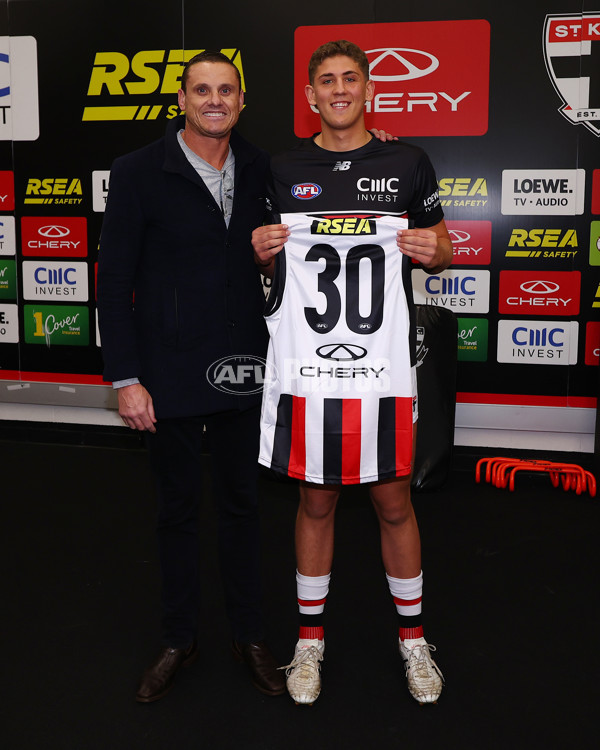 AFL 2025 Round 23 - Essendon v St Kilda - A-61367285
