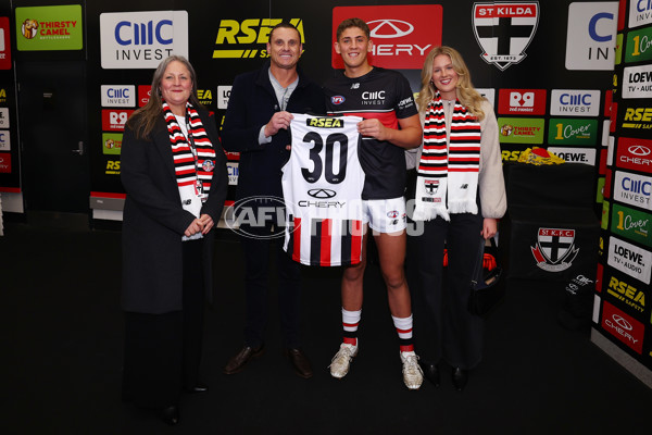 AFL 2025 Round 23 - Essendon v St Kilda - A-61368557