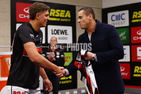 AFL 2025 Round 23 - Essendon v St Kilda - A-61368575