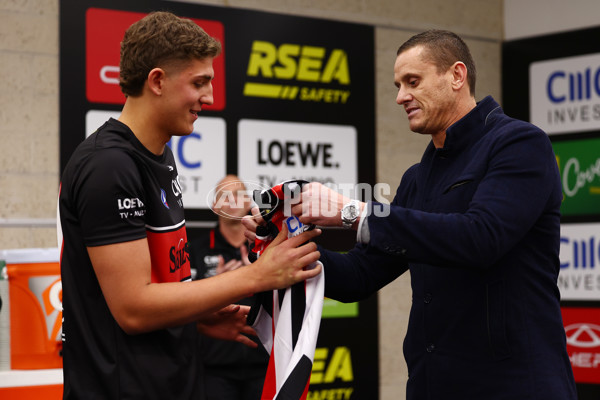AFL 2025 Round 23 - Essendon v St Kilda - A-61368576