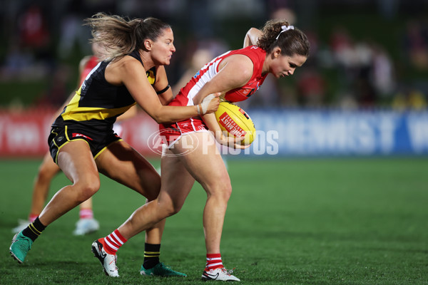AFLW 2025 Round 01 - Sydney v Richmond - A-61369644