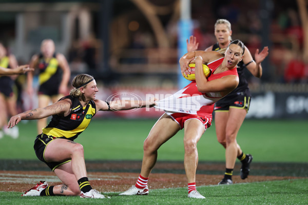 AFLW 2025 Round 01 - Sydney v Richmond - A-61369688