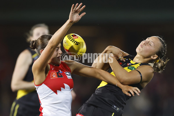 AFLW 2025 Round 01 - Sydney v Richmond - A-61369713