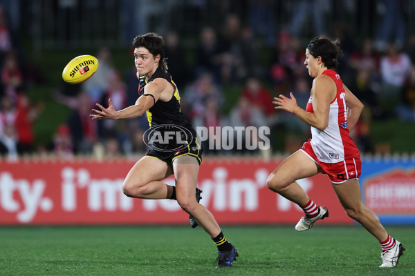 AFLW 2025 Round 01 - Sydney v Richmond - A-61369719