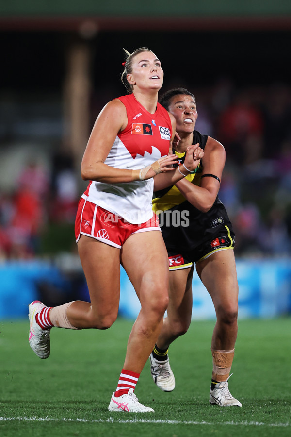 AFLW 2025 Round 01 - Sydney v Richmond - A-61371150