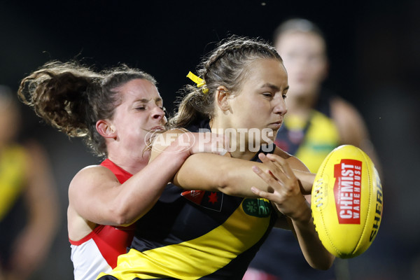 AFLW 2025 Round 01 - Sydney v Richmond - A-61371154