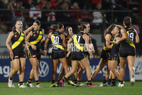 AFLW 2025 Round 01 - Sydney v Richmond - A-61371194