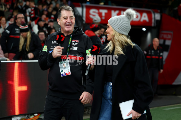 AFL 2025 Round 23 - Essendon v St Kilda - A-61371209