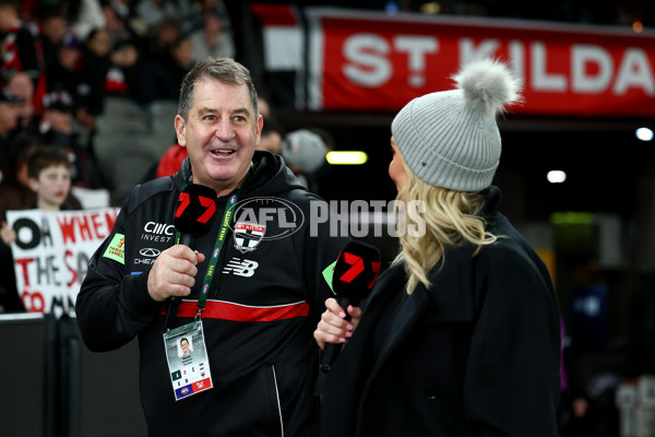 AFL 2025 Round 23 - Essendon v St Kilda - A-61371211