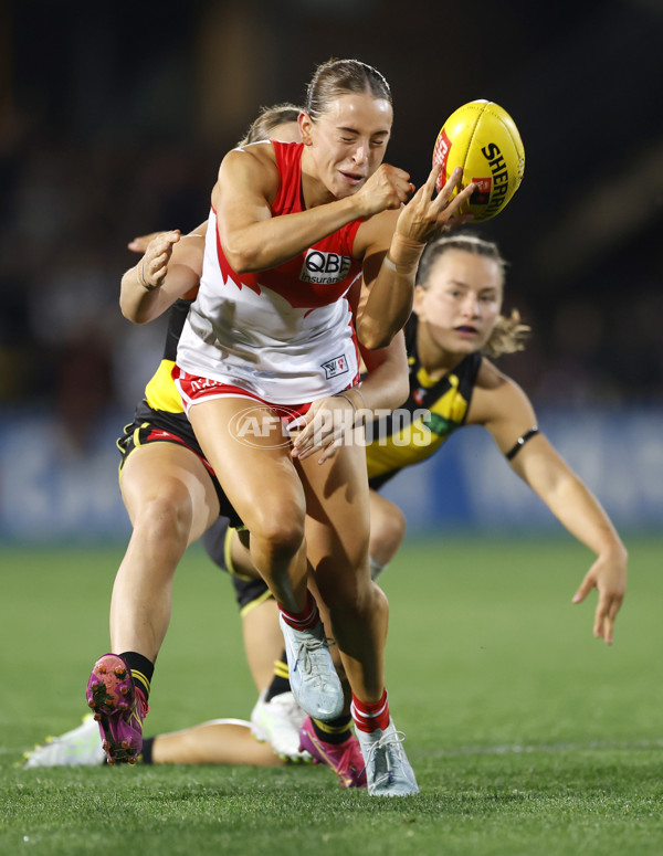 AFLW 2025 Round 01 - Sydney v Richmond - A-61372454