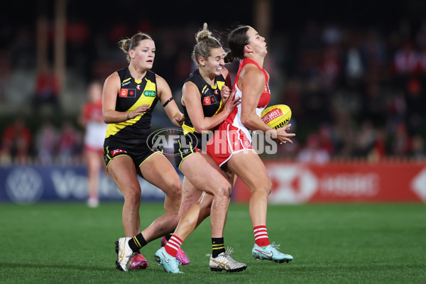 AFLW 2025 Round 01 - Sydney v Richmond - A-61372462