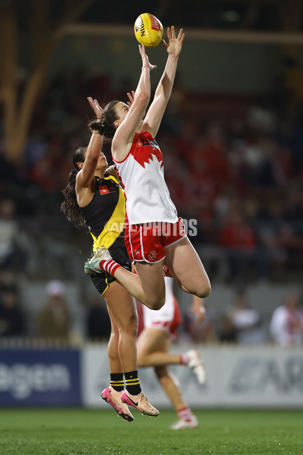 AFLW 2025 Round 01 - Sydney v Richmond - A-61372496