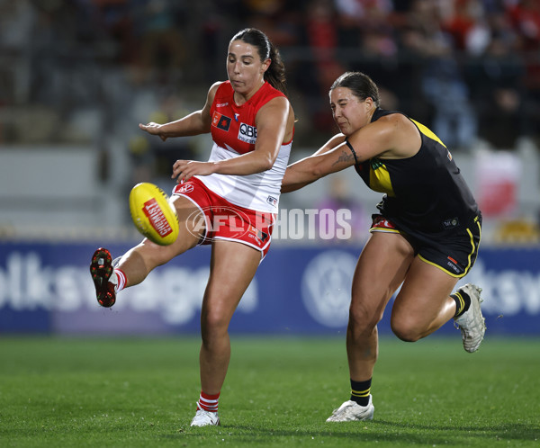 AFLW 2025 Round 01 - Sydney v Richmond - A-61372497