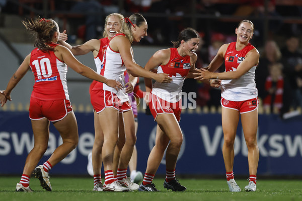 AFLW 2025 Round 01 - Sydney v Richmond - A-61372509