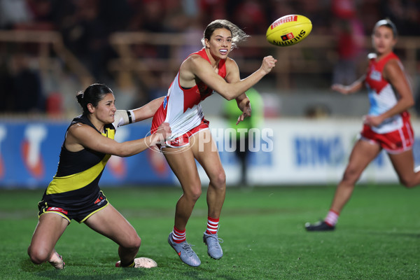 AFLW 2025 Round 01 - Sydney v Richmond - A-61374204