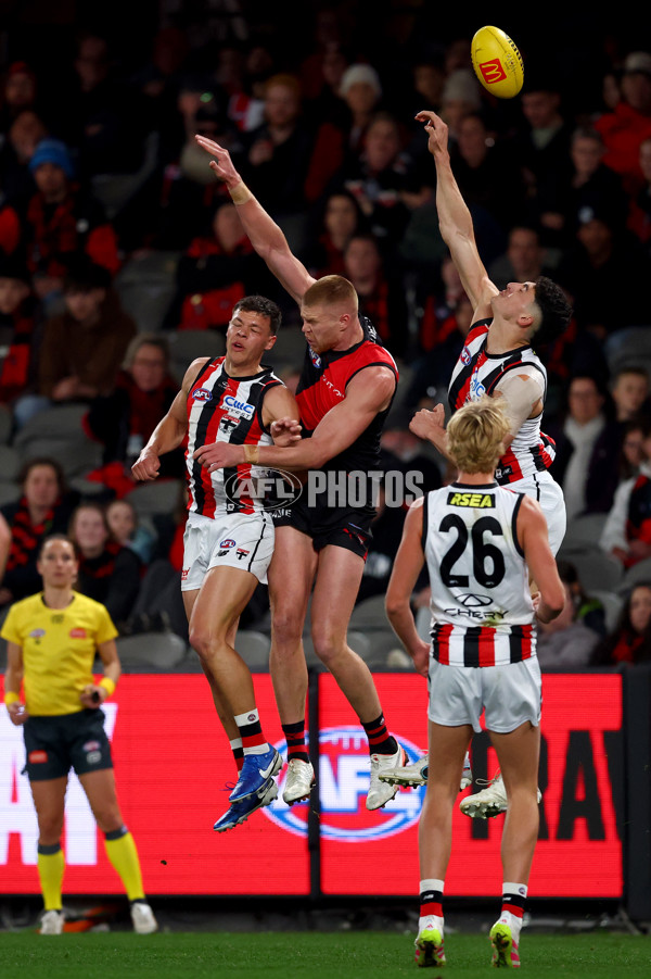AFL 2025 Round 23 - Essendon v St Kilda - A-61375402