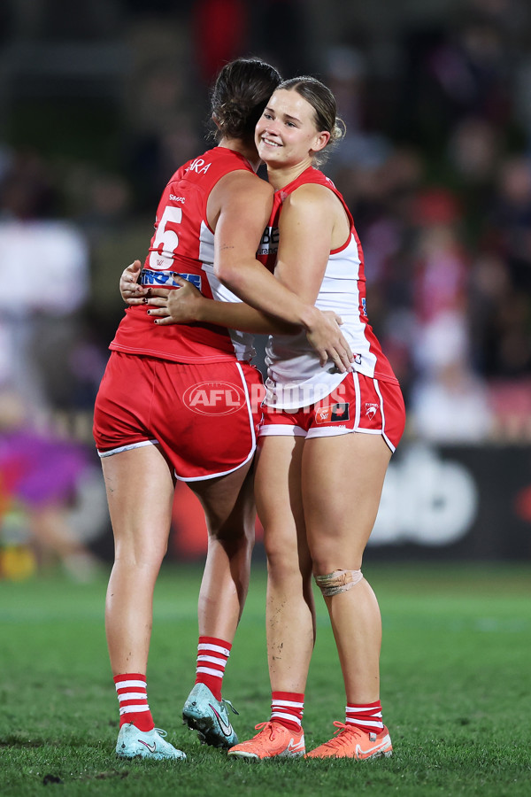 AFLW 2025 Round 01 - Sydney v Richmond - A-61378361