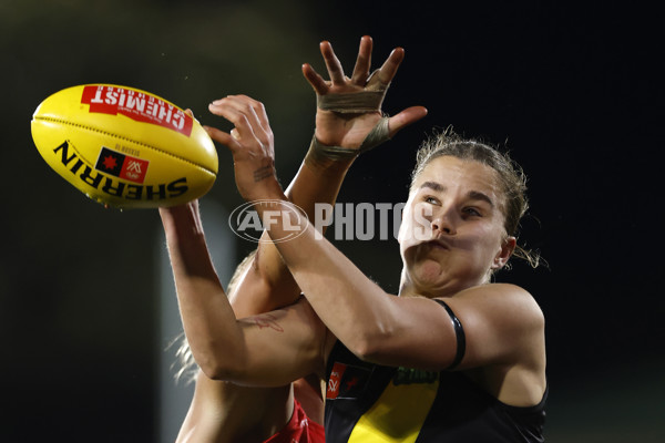 AFLW 2025 Round 01 - Sydney v Richmond - A-61379452