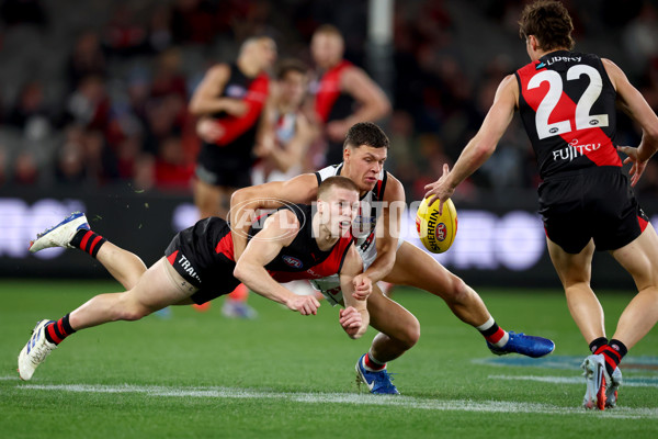 AFL 2025 Round 23 - Essendon v St Kilda - A-61381054