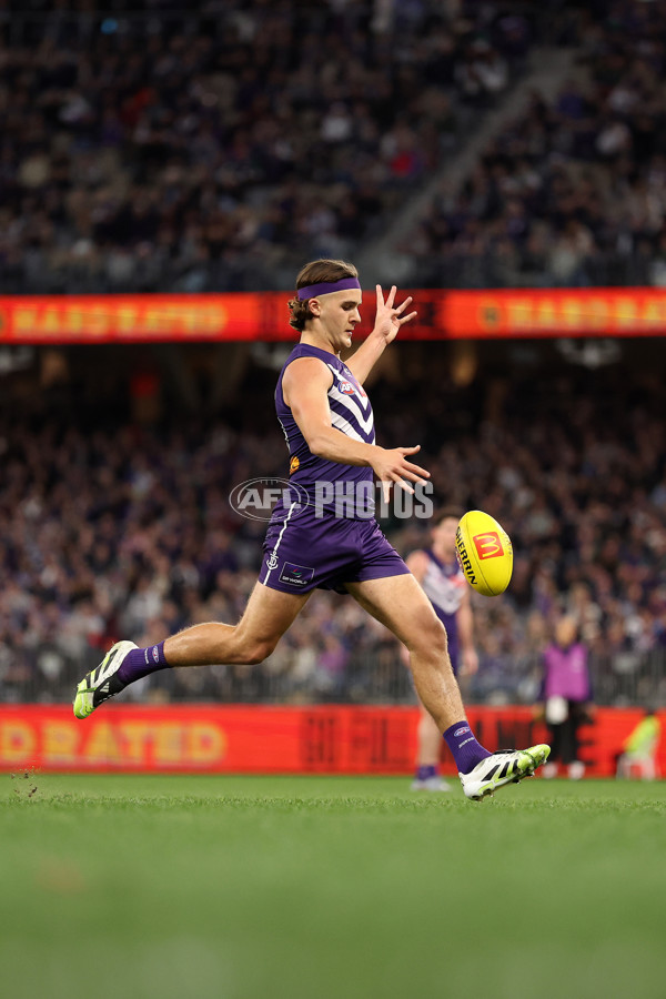 AFL 2025 Round 23 - Fremantle v Brisbane - A-61381100
